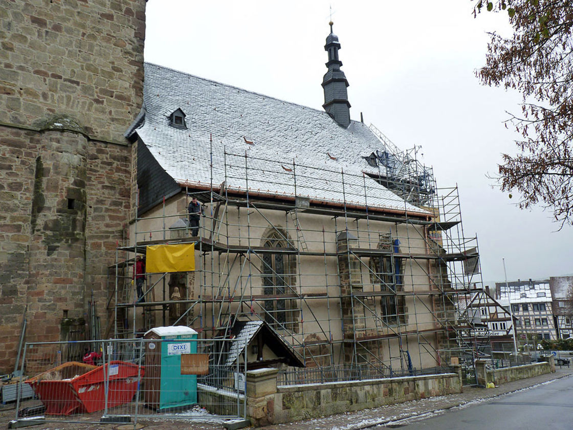 Abbau des Gerüstes an der Südseite (Foto: Karl-Franz Thiede)